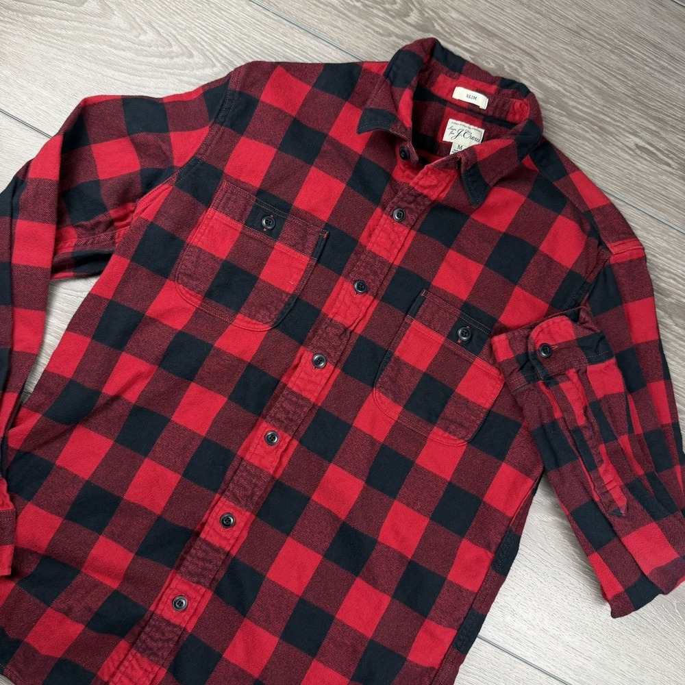 J Crew Men's Slim Fit Lumberjack Plaid Button Up Flannel Short Red Black Medium